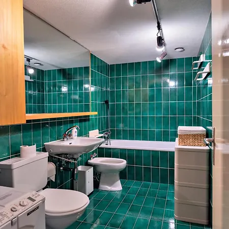 132 With Pool, Gym And Sauna - Champfer